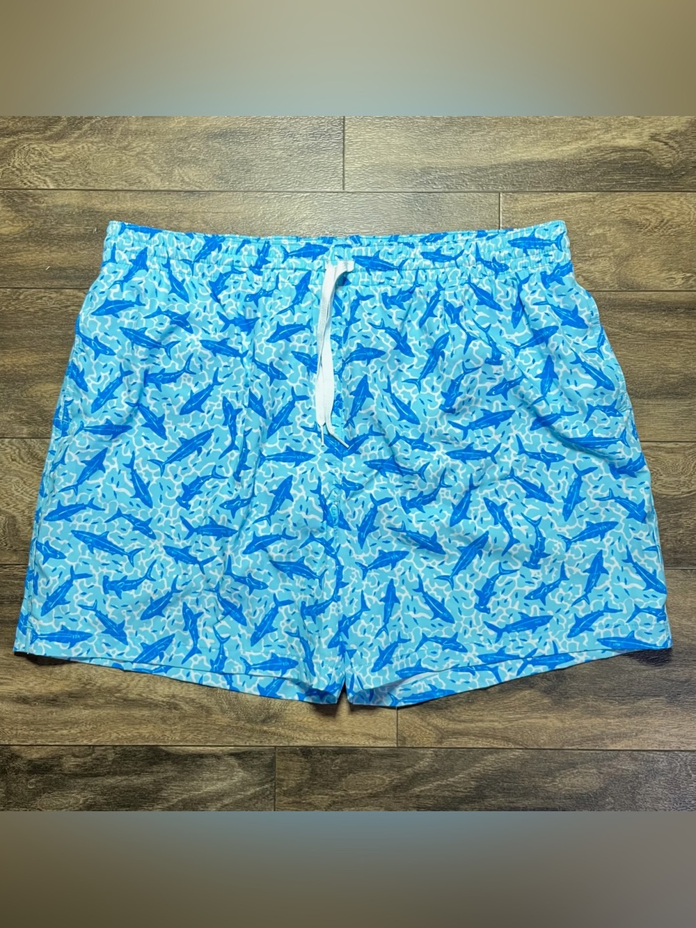 Chubbies The Shark Sides Print Swim Trunks Mens XXL Blue 6" Mesh Brief Lined EUC